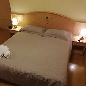 https://camere-larice.hotelinveneto.com